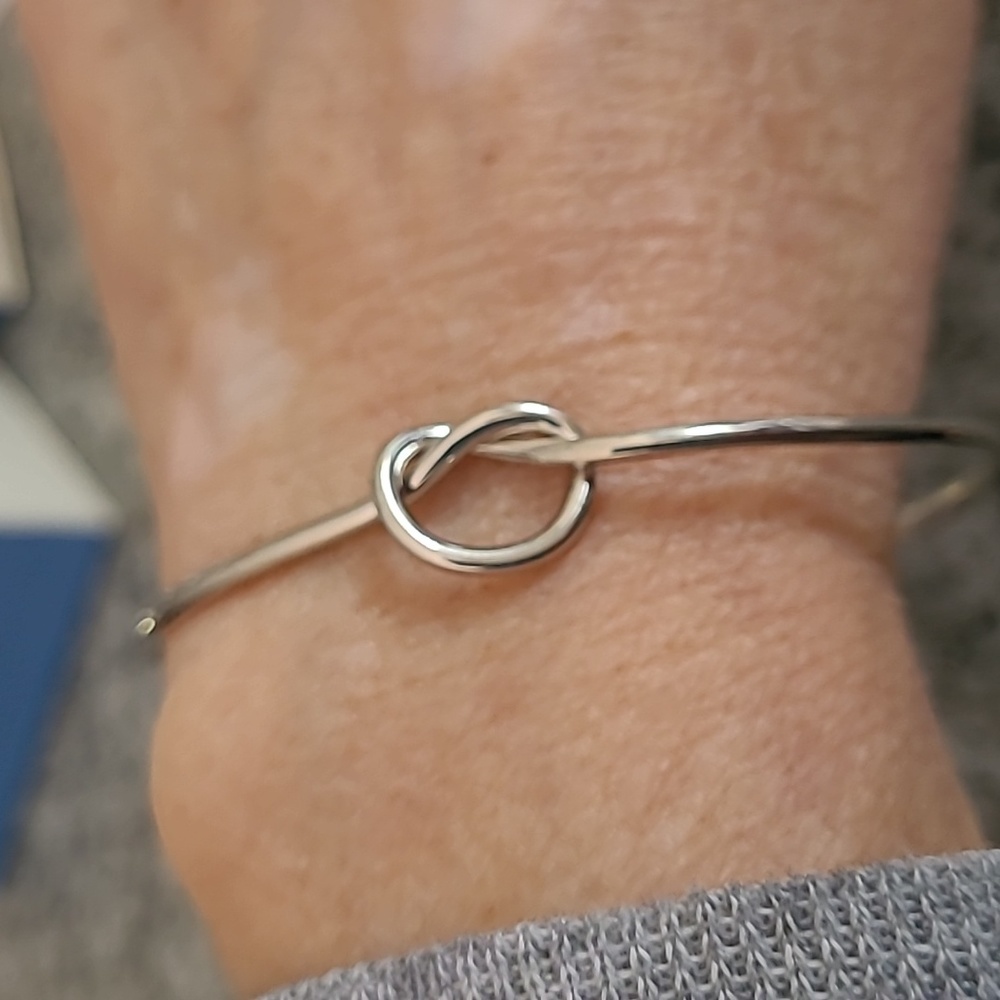 Silver "Love Knot" Wire Bracelet - Picture 1 of 6